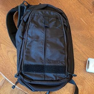 Vertx edc commuter sling